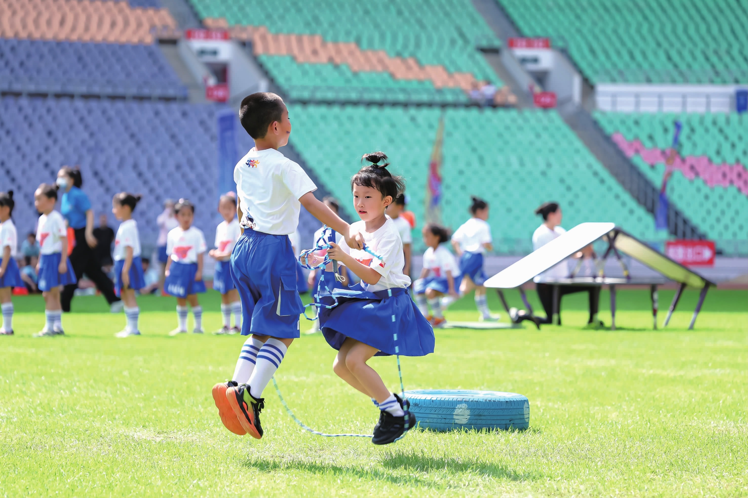 [流言板]东契奇加盟湖人后助攻率37.6%全队第二高，最高为詹姆斯50亮118回复