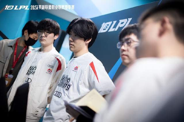 也是对足球 也是对足球